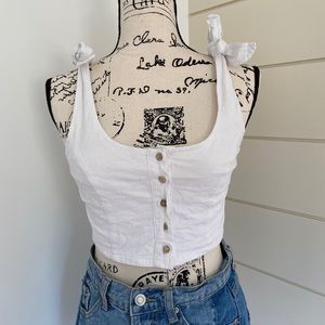 White Kendall & Kylie Top!